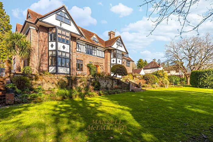 2 Bedroom Property For Sale In Fairfield Road, East Grinstead, RH19