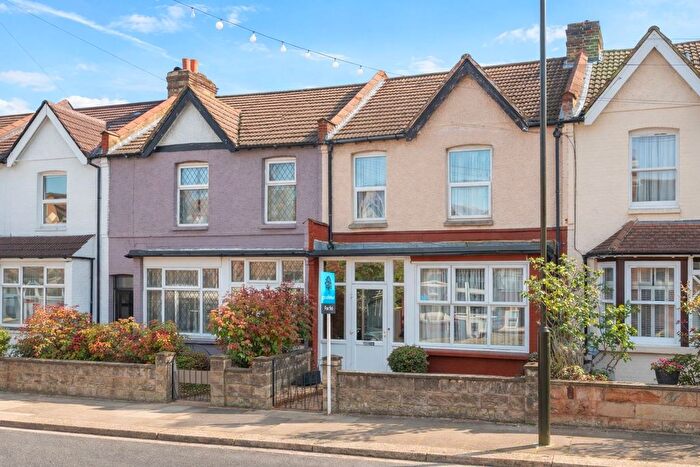 3 Bedroom Terraced House For Sale In Whitford Gardens, Mitcham, CR4