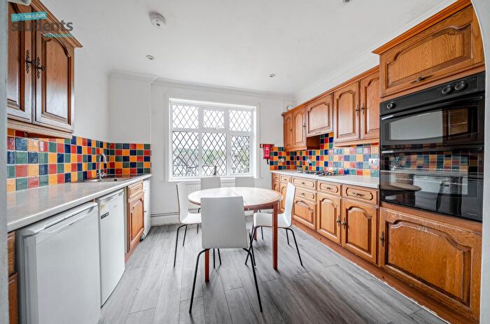 5 Bedroom Semi-Detached House To Rent In Nyetimber Hill, Brighton, East Sussex, BN2