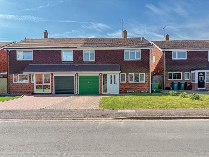 4 Bedroom Semi-Detached House For Sale In Rectory Close, Slapton, LU7