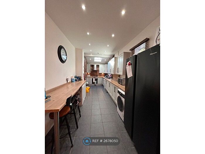 6 Bedroom Terraced House To Rent In Brailsford Road, Manchester, M14