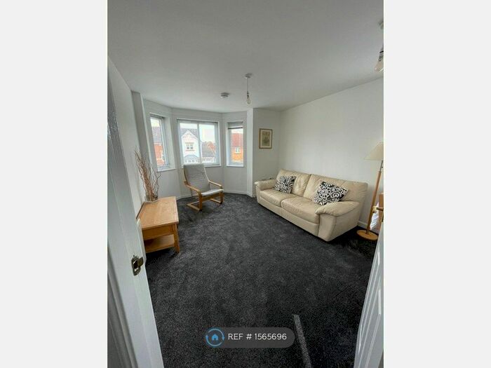 2 Bedroom Flat To Rent In Gogarloch Road, Edinburgh, EH12