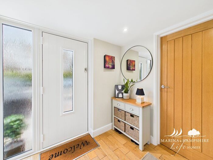 4 Bedroom Detached House For Sale In Bellair Rd, Havant, PO9