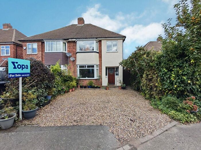 3 Bedroom Semi Detached House For Sale In Pentridge Close, Sutton Coldfield, B76