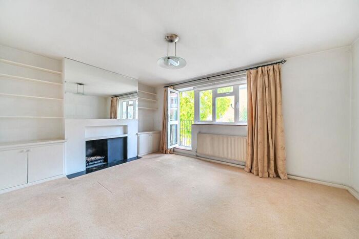 2 Bedroom Flat For Sale In Aquila Street, St John's Wood, London, NW8