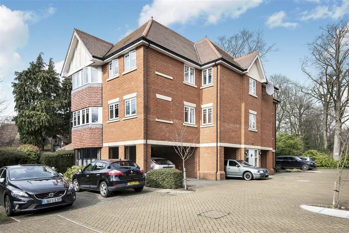 2 Bedroom Flat To Rent In Priory Fields, Nascot Wood, Watford, Hertfordshire, WD17