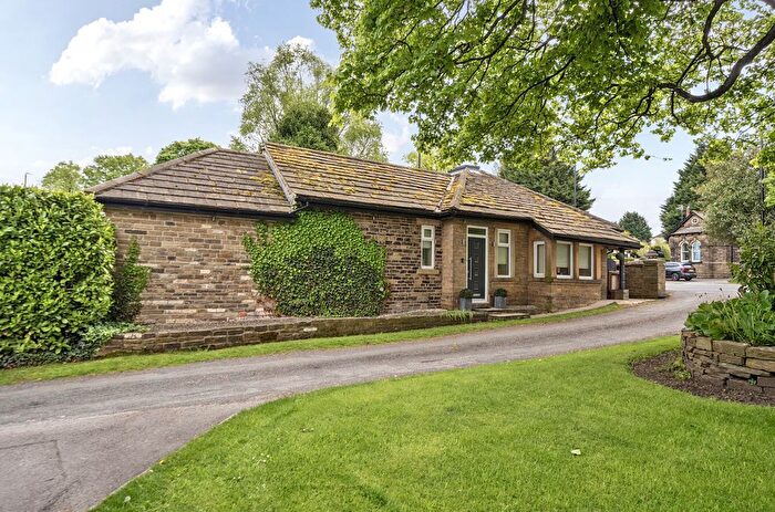 2 Bedroom Bungalow For Sale In Town Gate, Calverley, Pudsey, West Yorkshire, LS28