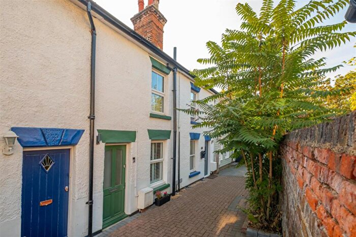 3 Bedroom Terraced House For Sale In Portsmouth Road, Thames Ditton, KT7