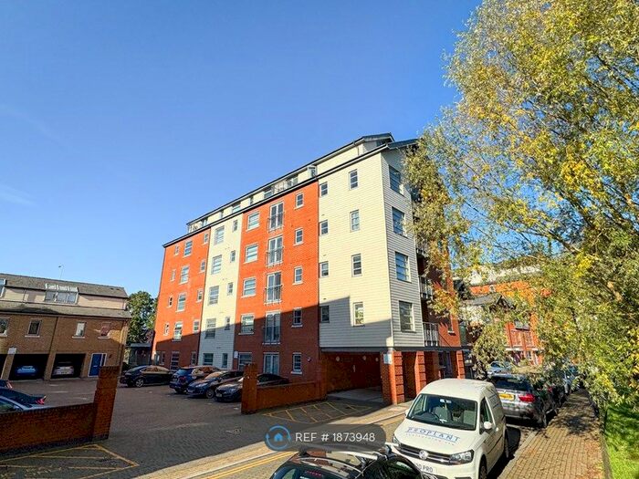 2 Bedroom Flat To Rent In Rotary Way, Colchester, CO3