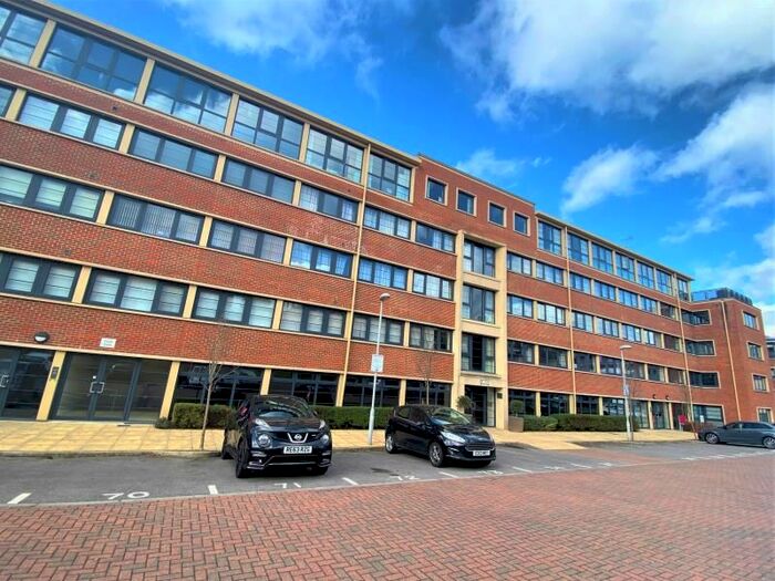 2 Bedroom Flat To Rent In Kestrel Road, Farnborough, GU14