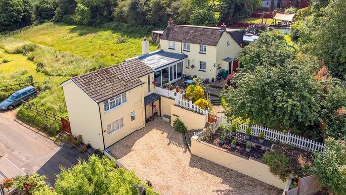 6 Bedroom Detached House For Sale In Lydds Hill, Ridgmont, Bedfordshire, MK43