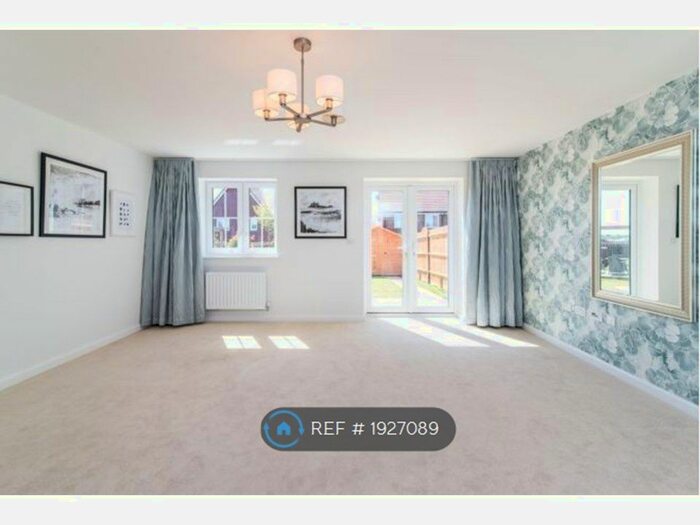 4 Bedroom Semi-Detached House To Rent In Raghill Close, Basingstoke, RG24