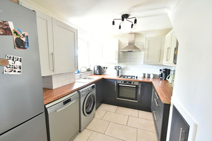 2 Bedroom Maisonette To Rent In Stonery Close, Portslade, BN41