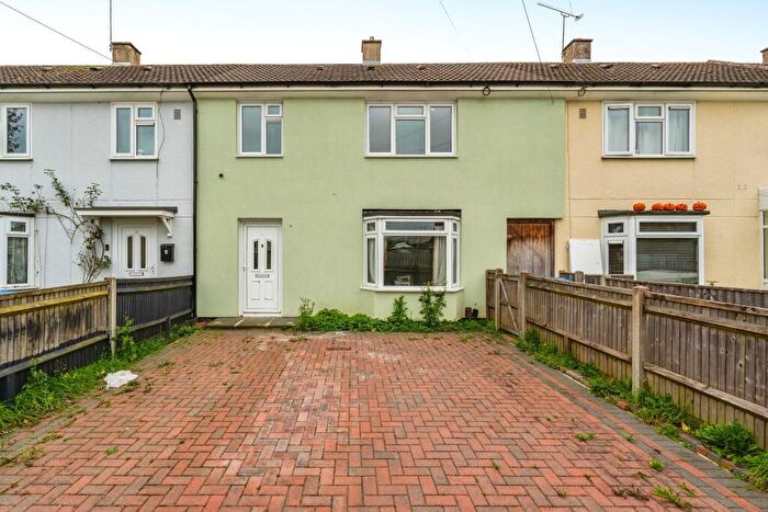 4 Bedroom House To Rent In Binsey Close, SO16