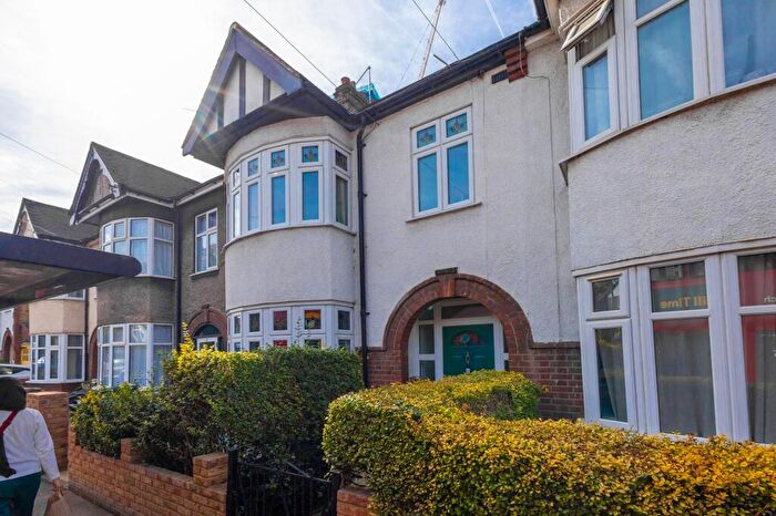 4 Bedroom Terraced House For Sale In Hale End Road, London, E17