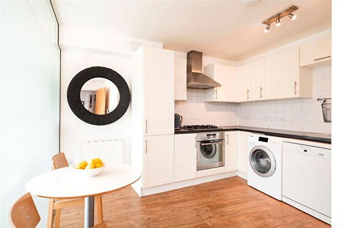 1 Bedroom Flat For Sale In Merton Road, London, SW18