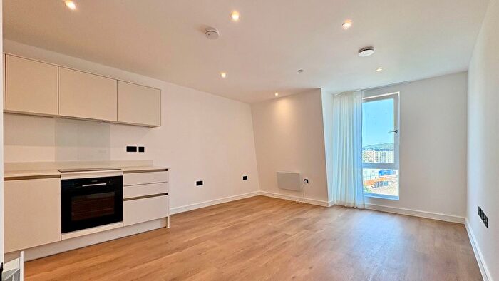 1 Bedroom Flat To Rent In Windsor Bridge Road, Bath, BA2
