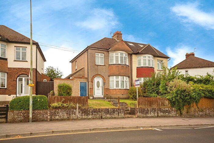 3 Bedroom Semi-Detached House For Sale In Mote Road, Maidstone, Kent, ME15