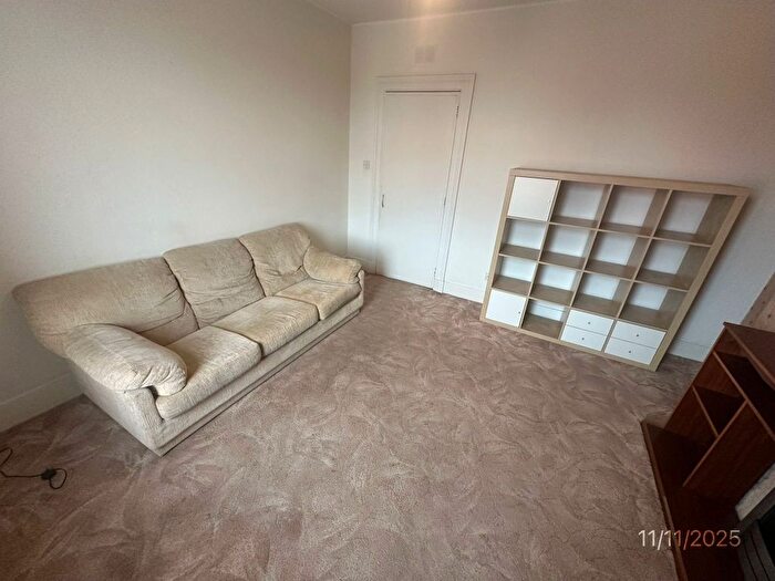 1 Bedroom Flat To Rent In Bedford Road, Top Floor Left, Aberdeen, AB24