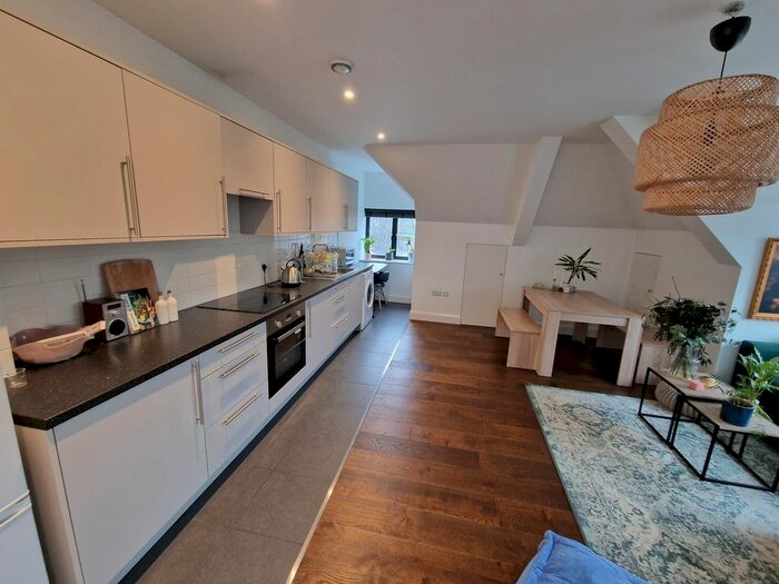 2 Bedroom Flat To Rent In Catford Bridge Tavern, Station Approach, Catford, SE6