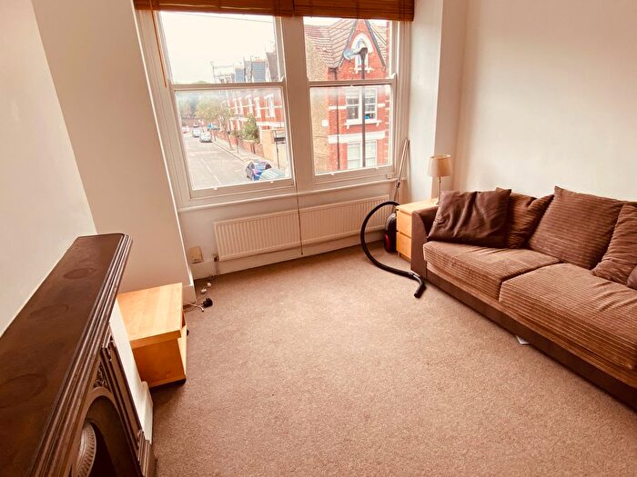 1 Bedroom Flat To Rent In Fairbridge Road, London, N19