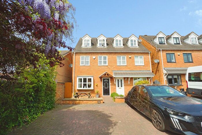 3 Bedroom Town House For Sale In Pattenham Close, Shortheath, Willenhall, WV12