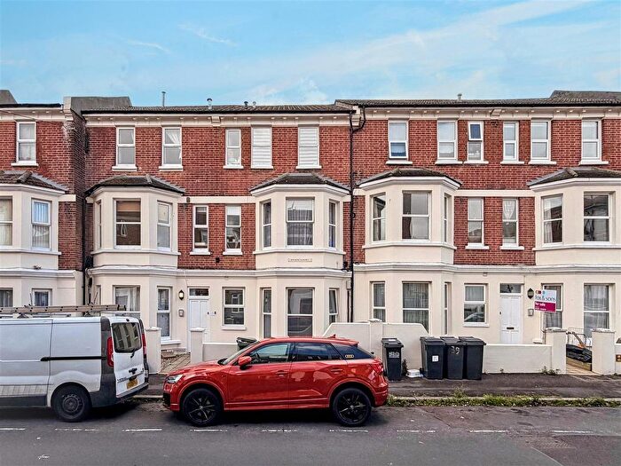 2 Bedroom Flat For Sale In Ceylon Place, Eastbourne, BN22