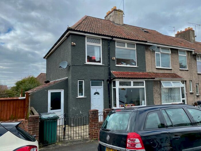 3 Bedroom End Of Terrace House To Rent In Leonards Avenue, Easton, Bristol, BS5