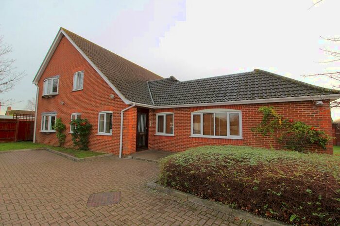 2 Bedroom Flat To Rent In Baldwin Court, Longfield Road, Twyford, RG10