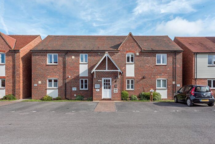 2 Bedroom Flat To Rent In Marina Way, Abingdon, OX14