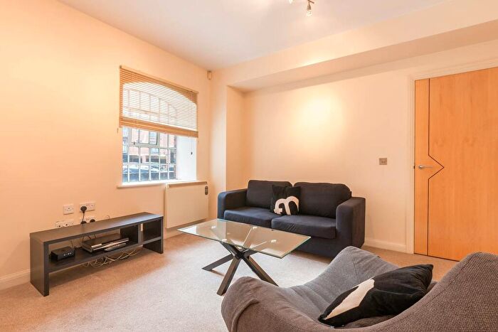 1 Bedroom Apartment To Rent In Newhall Court, George Street, B3