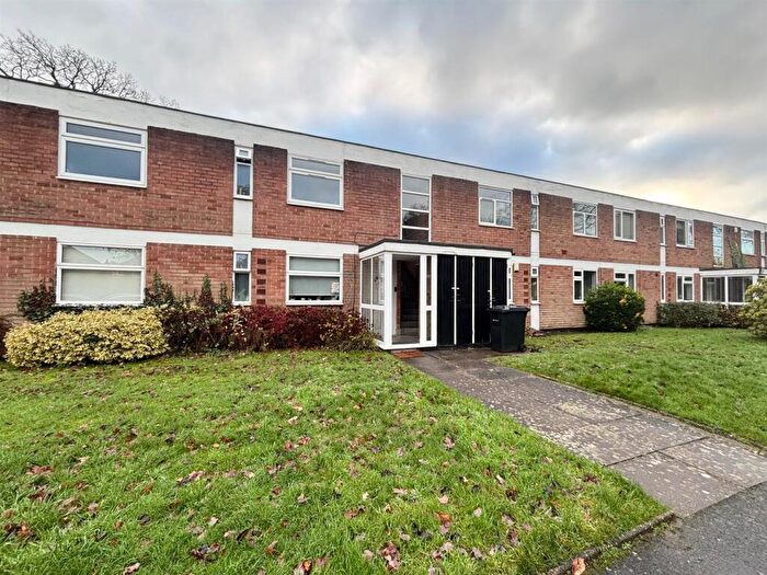 2 Bedroom Flat To Rent In Green Court, Hall Green, B28