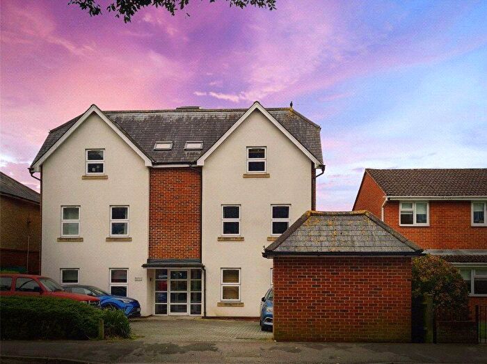 1 Bedroom Flat To Rent In Regents Park Road, Southampton, Hampshire, SO15