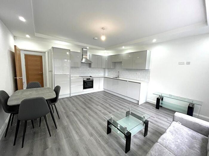 2 Bedroom Apartment To Rent In Clothorn Road, Didsbury, M20
