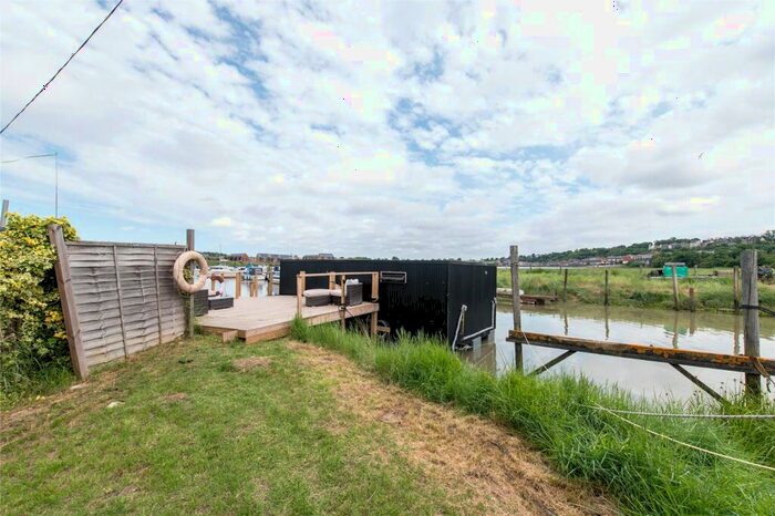 1 Bedroom Detached House For Sale In Manor Lane, Rochester, Kent, ME1