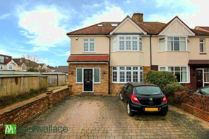 4 Bedroom Semi-Detached House For Sale In Robinson Avenue, Goffs Oak, EN7