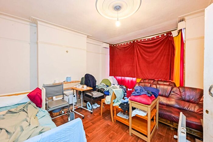 3 Bedroom Terraced House For Sale In Boundary Road, London, Aj, Wood Green, London, N22