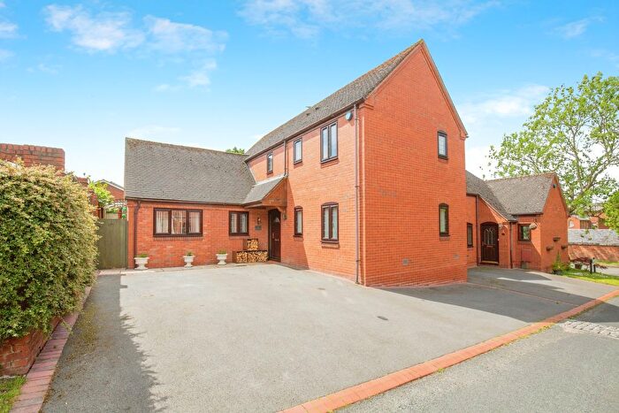 3 Bedroom Link Detached House For Sale In Field Farm Drive, Edingale, Tamworth, B79