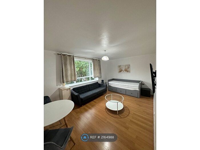 1 Bedroom Flat To Rent In Bede House, London, SE14