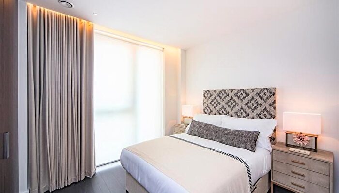 2 Bedroom Flat To Rent In Charles Clowes Walk, London, SW11