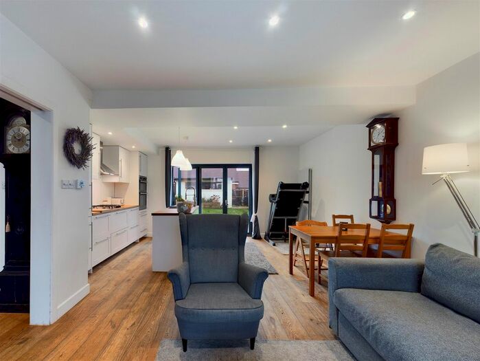 3 Bedroom Property To Rent In Delabole Road, Merstham, Surrey RH1