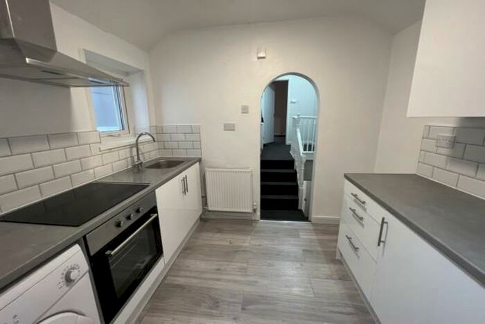 1 Bedroom Flat To Rent In Broadway Cardiff, CF24