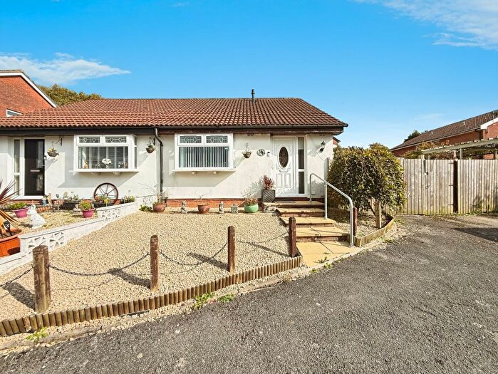 3 Bedroom Semi-detached Bungalow For Sale In Rhiwderyn, Birchgrove, Swansea, West Glamorgan, SA7