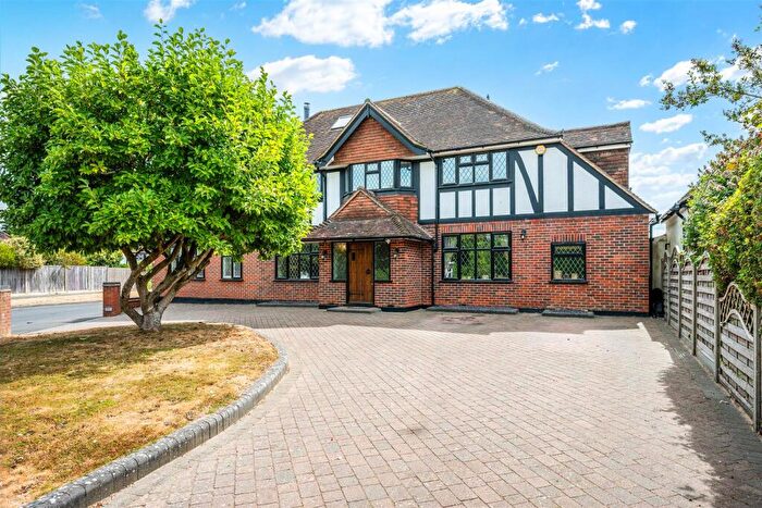 5 Bedroom Detached House For Sale In Woodmansterne Lane, Banstead, SM7