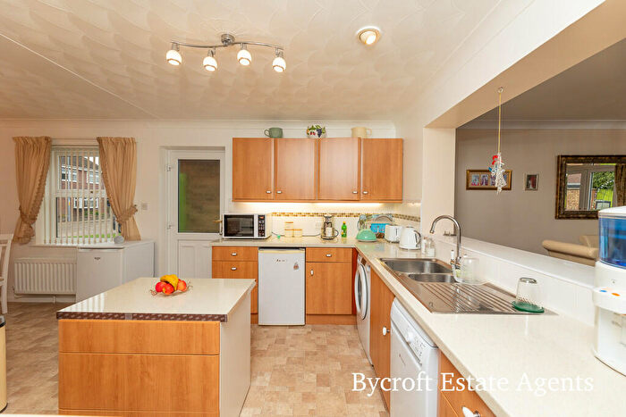 3 Bedroom Detached Bungalow For Sale In Shire Avenue, Bradwell, NR31