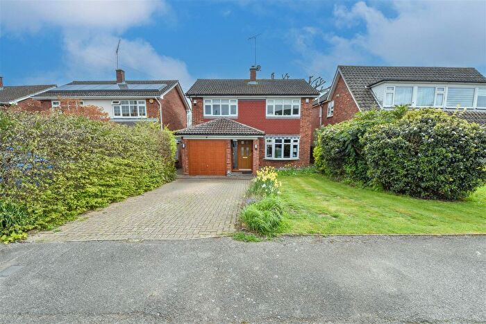 4 Bedroom Detached House For Sale In Glen Hazel, Hook End, Brentwood, CM15