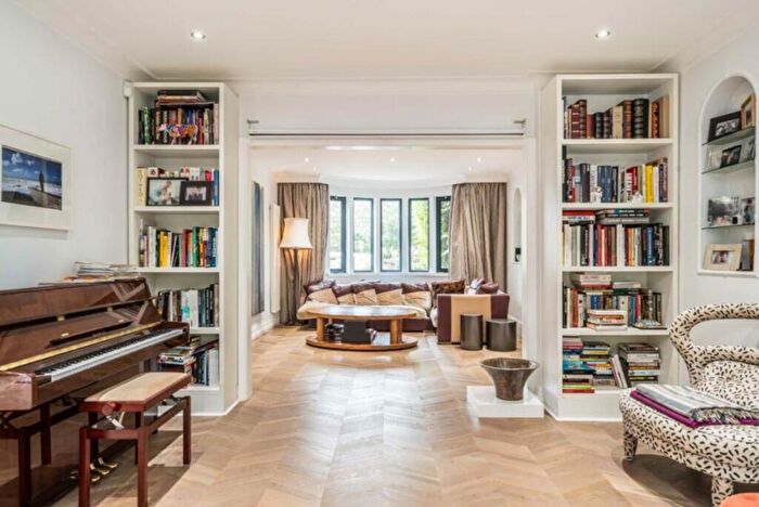 5 Bedroom Detached House To Rent In Hermitage Lane, London, NW2