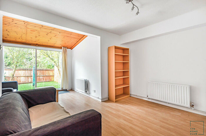 4 Bedroom Terraced House To Rent In Park Barn Drive, Guildford, GU2