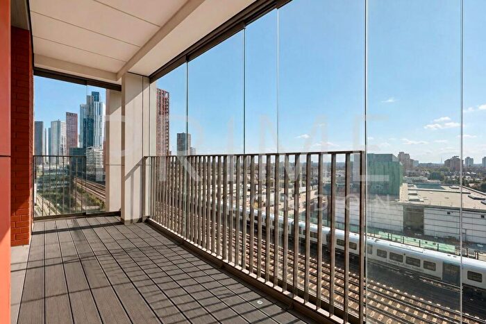 2 Bedroom Apartment To Rent In Montrose Building, Lexington Gardens, Nine Elms, SW11