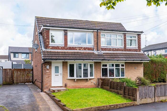 3 Bedroom Semi-Detached House For Sale In Mendip Road, Leyland, PR25